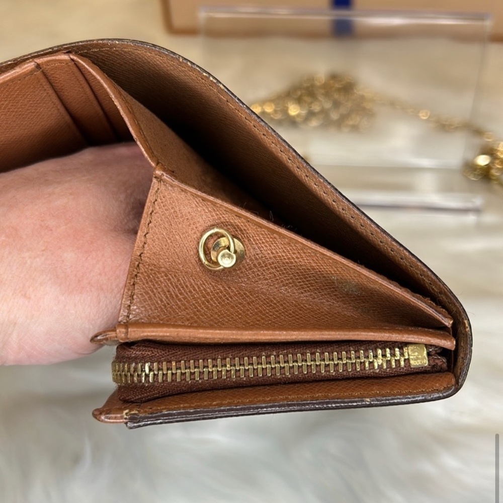 VINTAGE LOUIS VUITTON Monogram
Porte Monnaie Tresor Wallet. - Picture 9 of 10